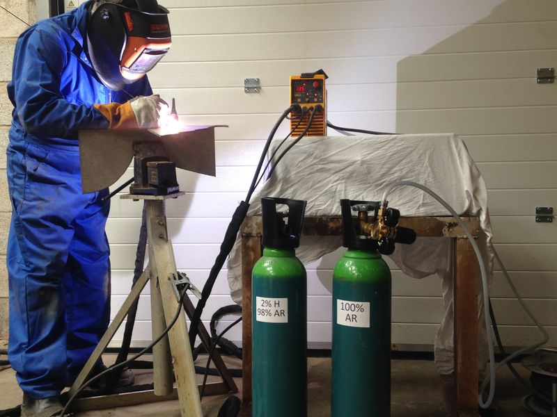 The purchase price of subpowder welding types + properties, disadvantages and advantages